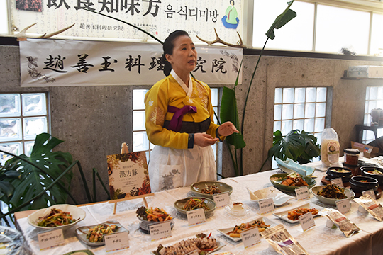 家庭で手軽に韓国の味を再現!甘辛のトッポギソースやプルコギ醤油ソースほか善玉オリジナル商品をバイヤーの皆様に紹介!